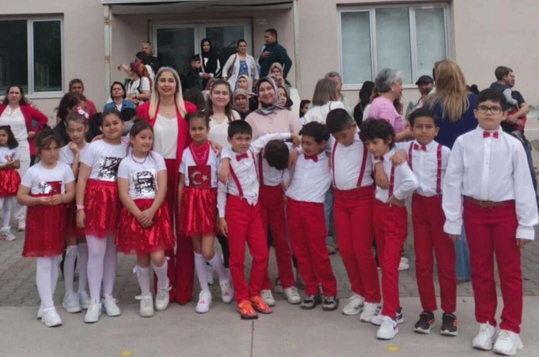 Dalaman’da 23 Nisan Coşkusu Okul Bahçesine Taştı 18